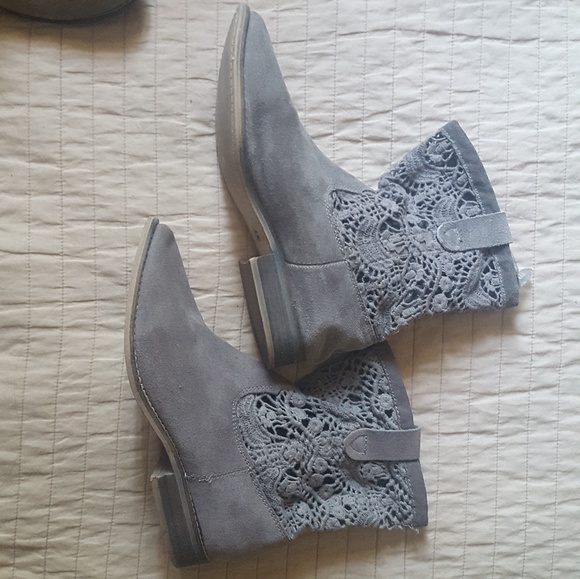 ZIGI Girl Booties - Picture 2 of 4